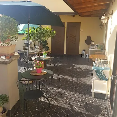 לינה וארוחת בוקר La Veduta 4*