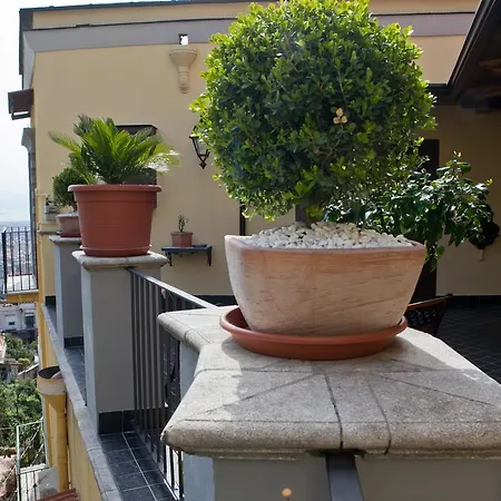 Bed & Breakfast La Veduta Naples